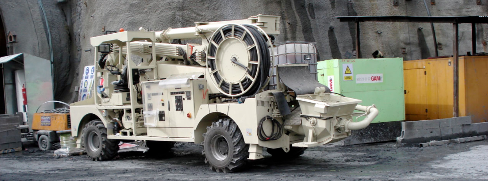 We design and build versatile and cost-effective shotcrete robots for tunnels and mine construction.